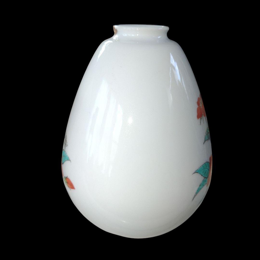 有田焼　重要無形文化財　14代酒井田柿右衛門　錦苺花文花入　共箱付　金継ぎ