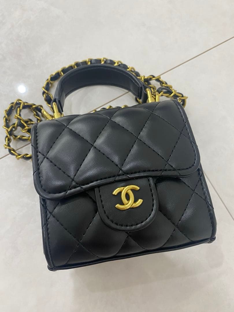 CHANEL ノベルティ ミニショルダーバッグ
