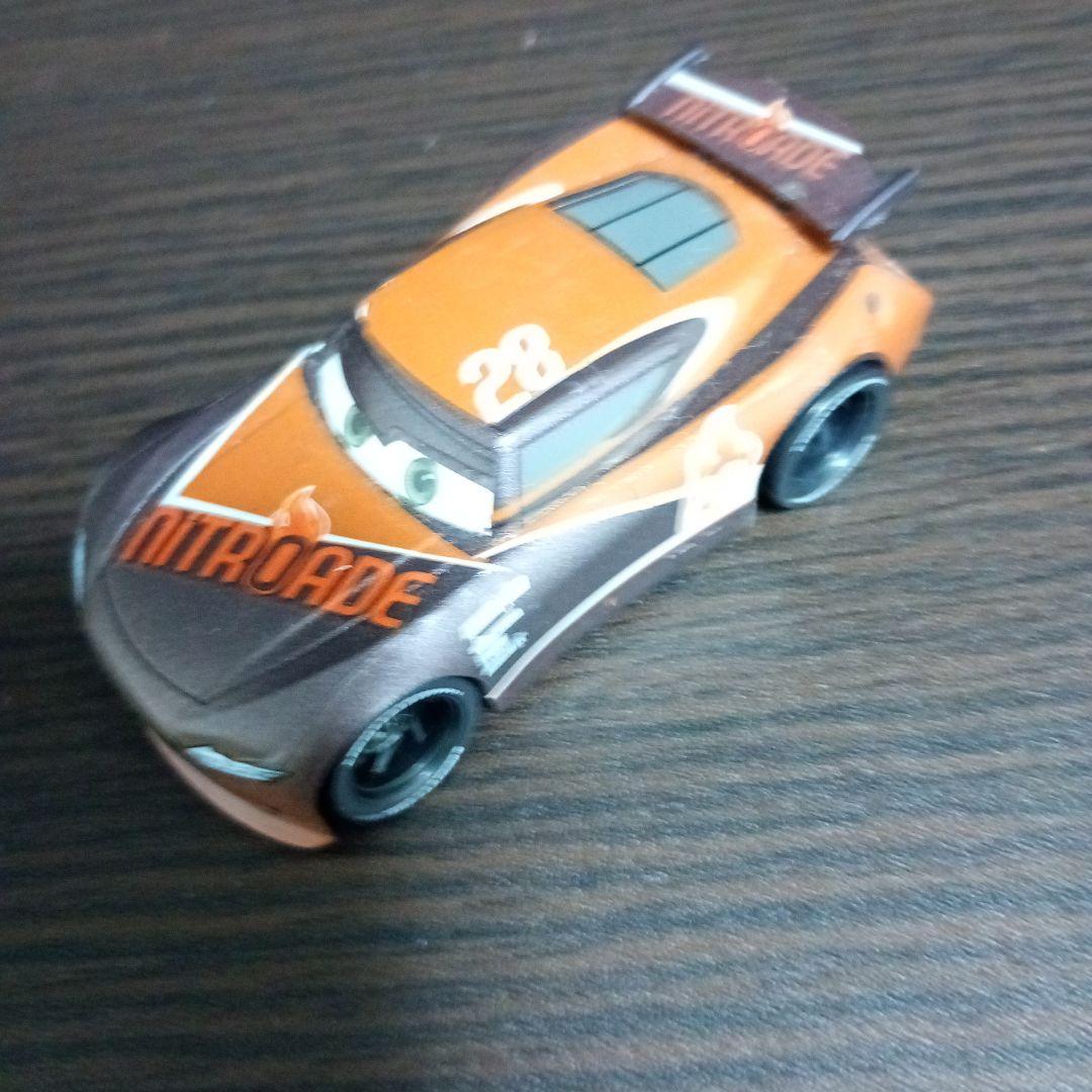 カーズ3 次世代レーサー　ミニカー トミカ マテル