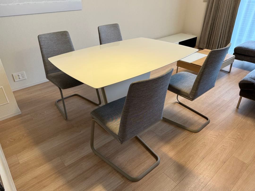 BoConcept（ボーコンセプト）ダイニングテーブルMILANOミラノ