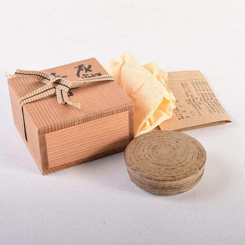茶道具　木村盛伸作　灰釉　香合　共布共箱　V　8318 茶道具 木村盛伸作 灰釉 香合 共布共箱 V 8318