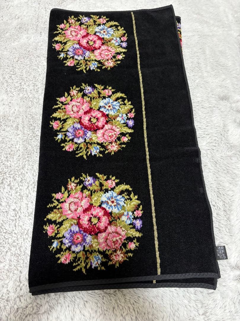 フェイラー 花柄刺繍 大判 バスタオル 黒 - メルカリ