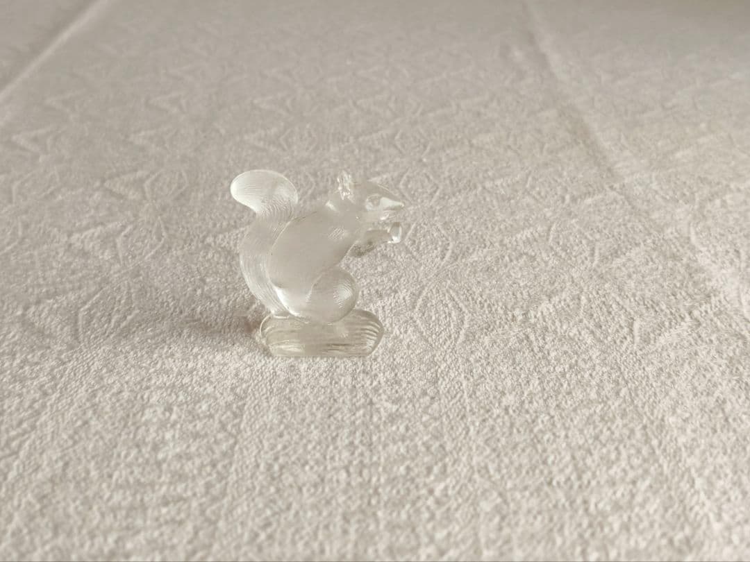 vintage glass figure ୨୧ * ガラスの リスさん vintage glass figure
