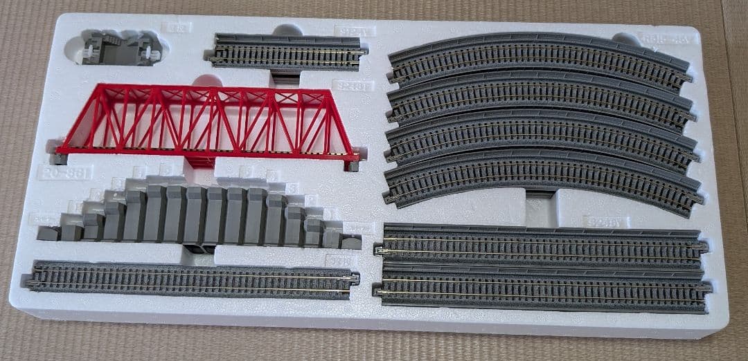 KATO NゲージスターターセットN700A新幹線セットとV2立体交差線路セット