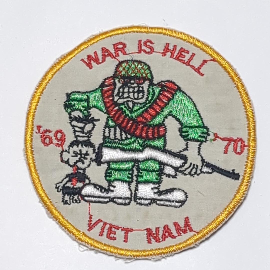 ベトナム戦争 ワッペン パッチ WAR IS HELL 【063】 - メルカリ