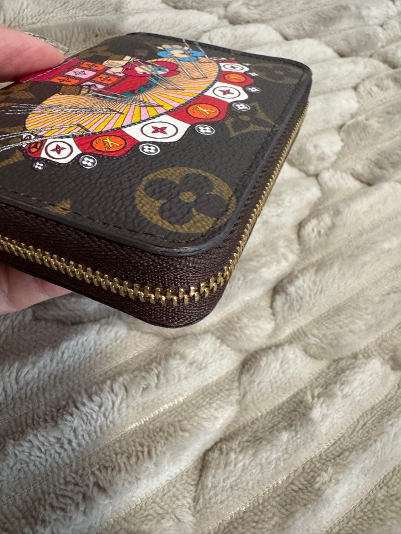 【ともみん】ルイヴィトン ヴィヴィエンヌ ジッピーパース 村上隆