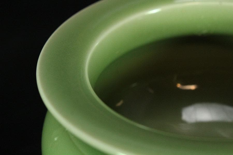 清水六兵衛作 青磁 唐木蓋 香炉 在銘 共箱(K-LC692)