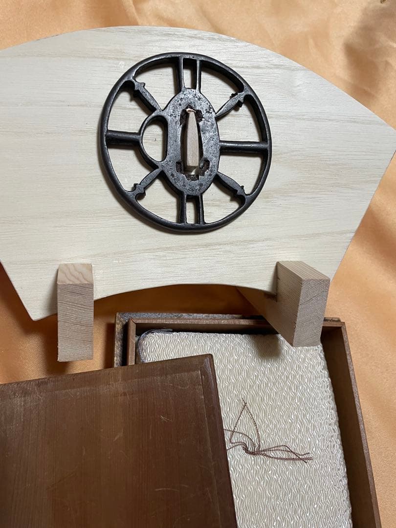 鍔　鐔　尾張透かし鍔　鉄地鍔