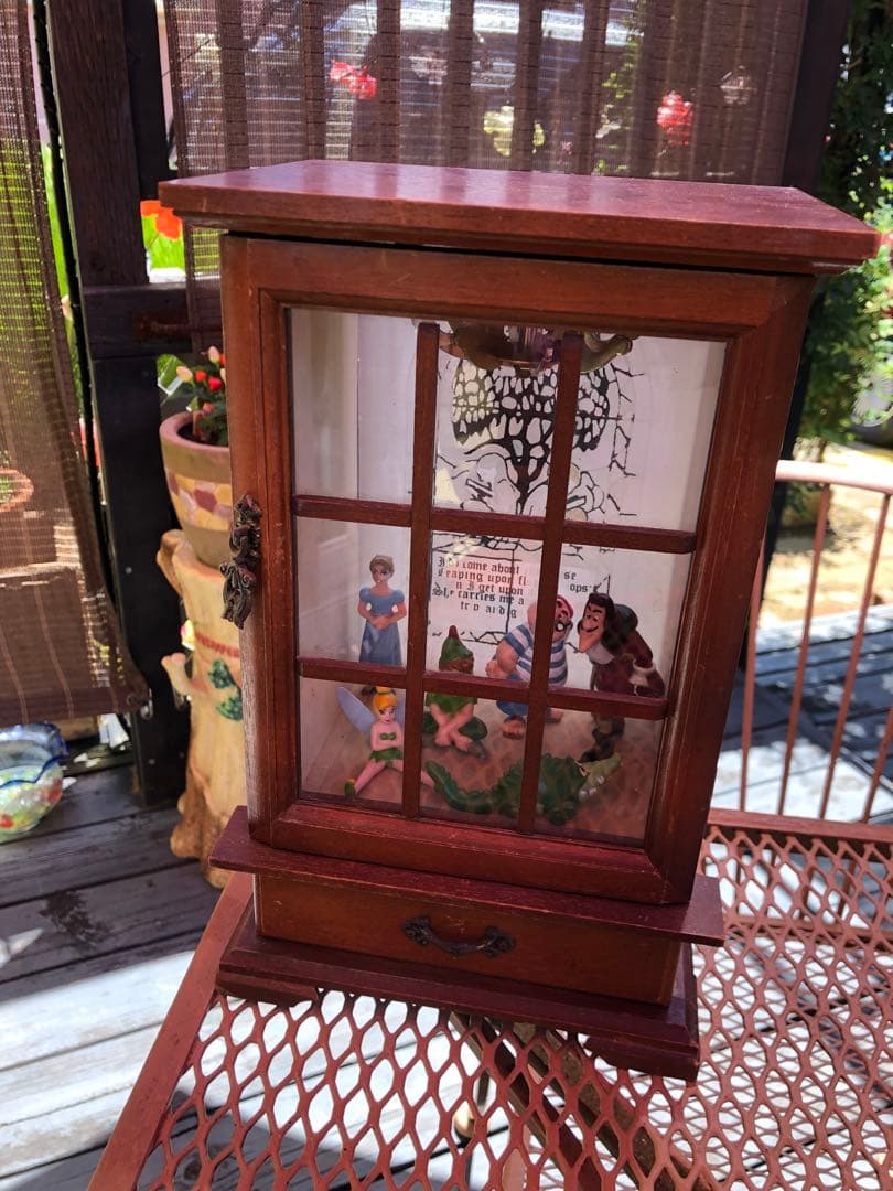 ピーターパン フィギュア付き木製ディスプレイケース エネスコ enesco