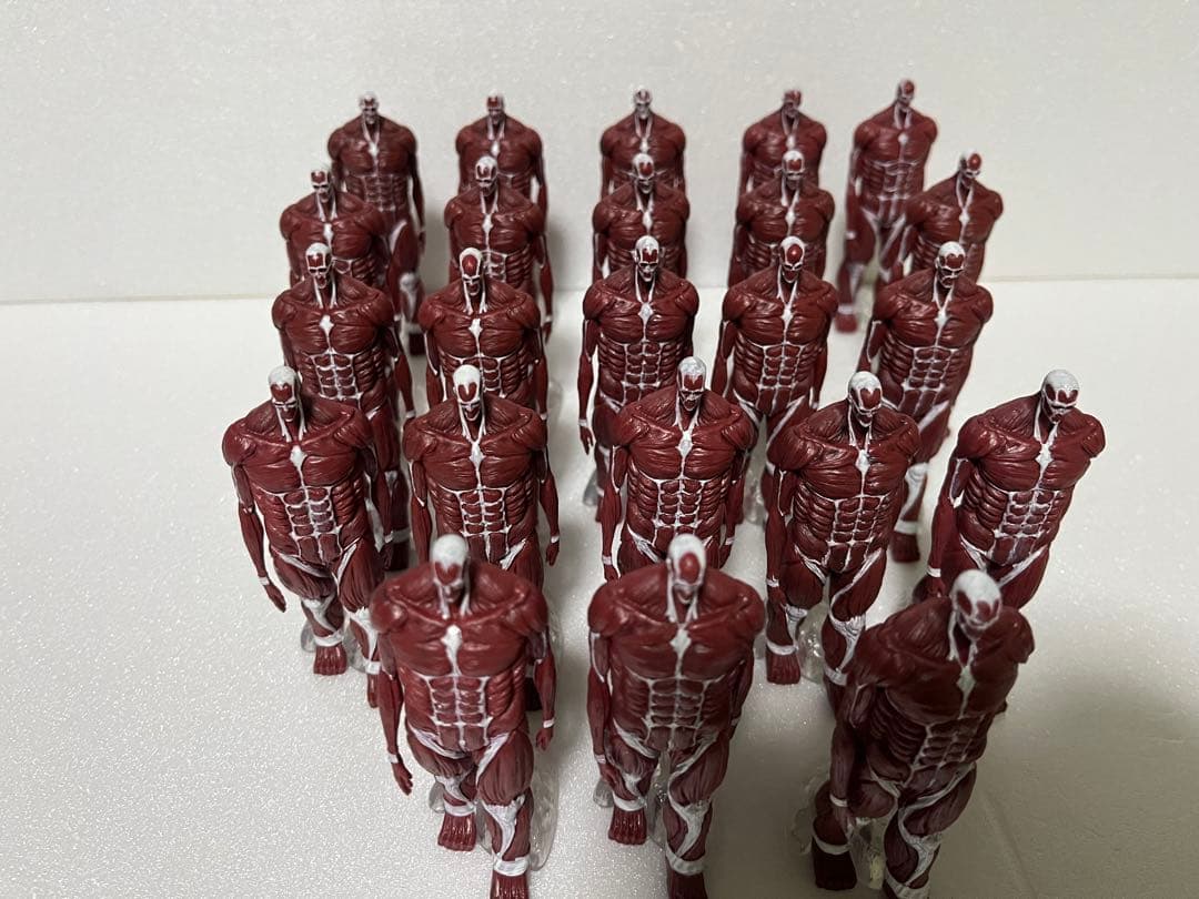 進撃の巨人 終尾の巨人フィギュア 地鳴らしフィギュア23体リペイント