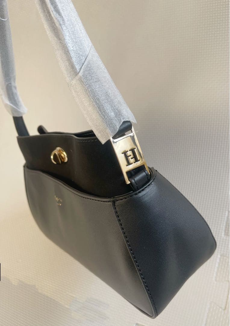 ◉新品半額❗️❗️herlipto Modern Muse Baguette Bag - メルカリ