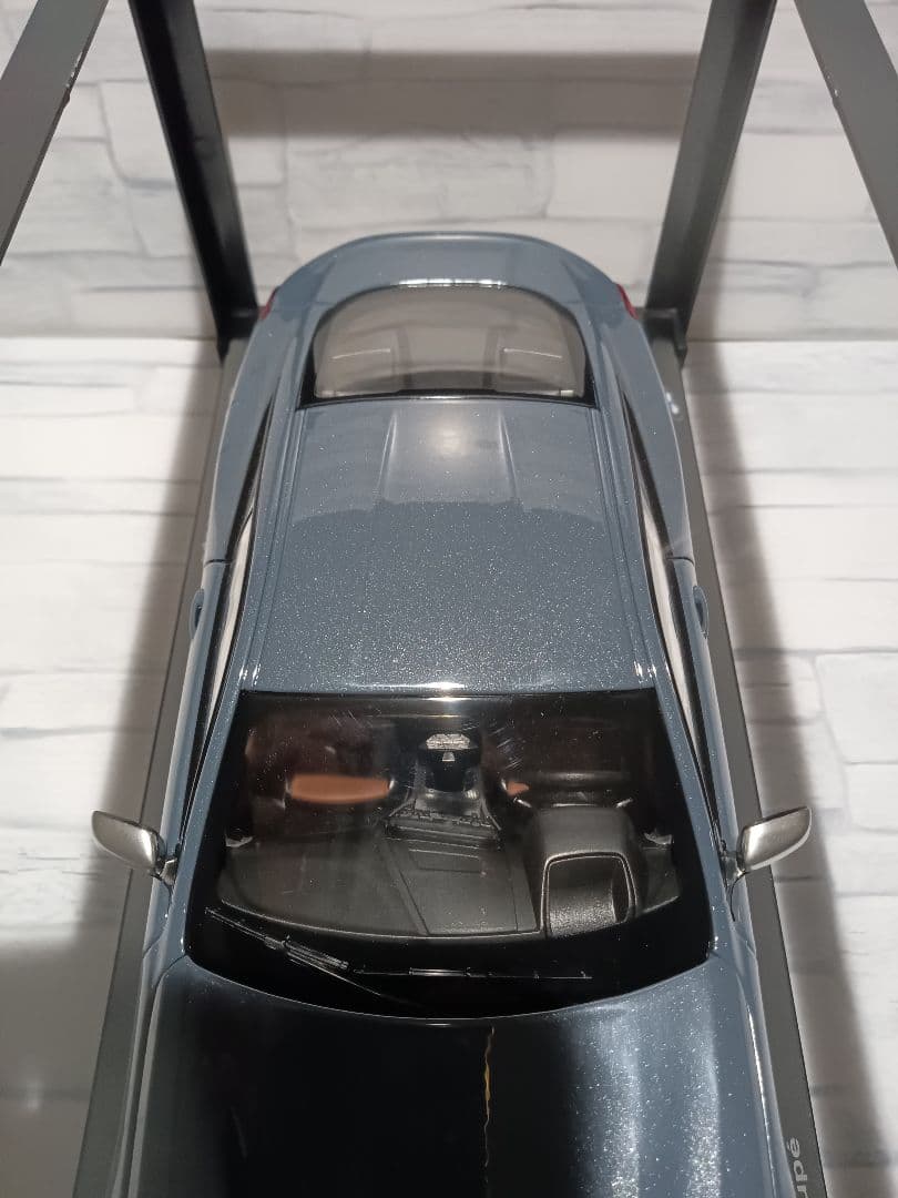 1/18 BMW 8シリーズ　クーペ　ディーラー品　ミニカー　ブルーグレー