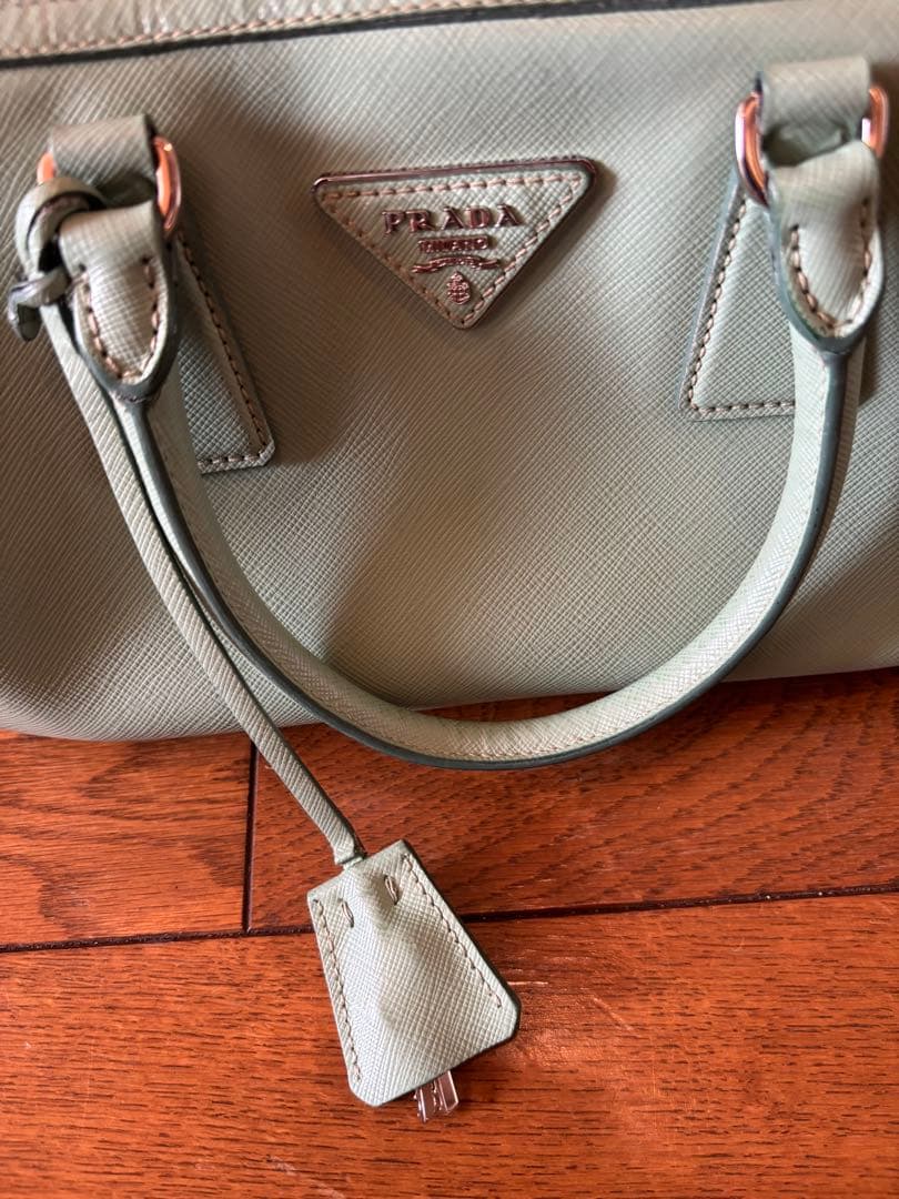 PRADA ミントグリーン ショルダーバッグ