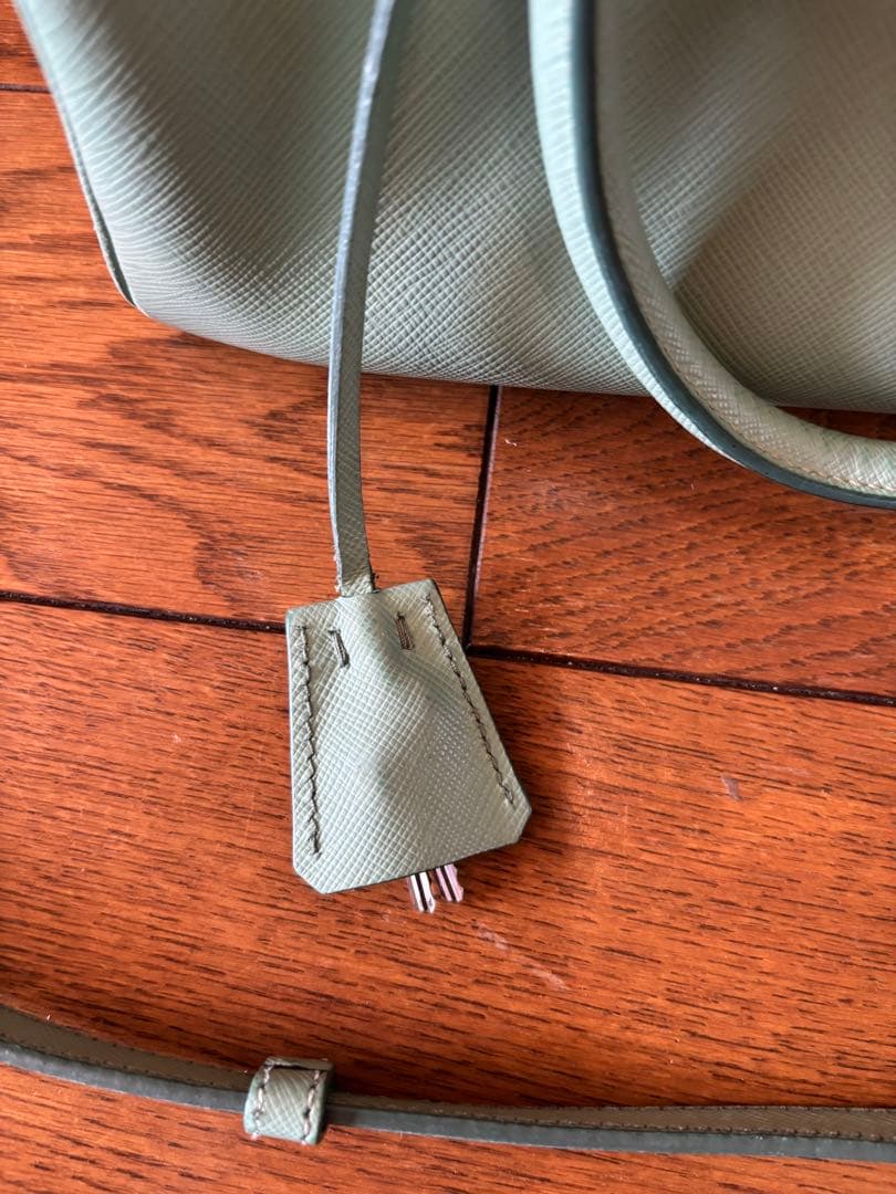PRADA ミントグリーン ショルダーバッグ