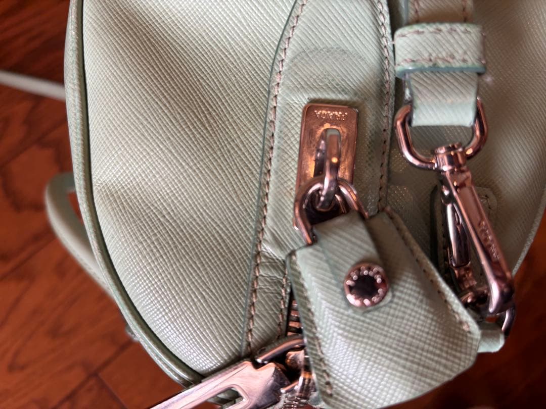 PRADA ミントグリーン ショルダーバッグ