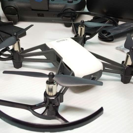 ドローン Tello 送信機 フルセット（VRゴーグル付き） - メルカリ