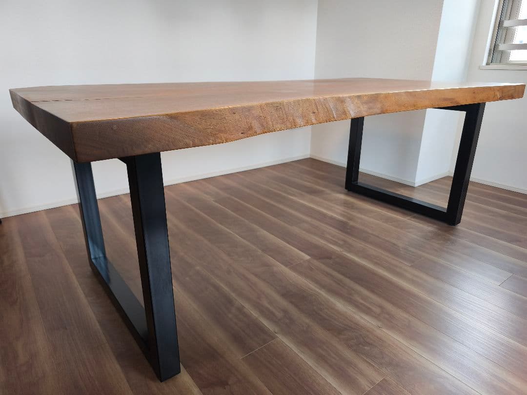 マスターウォール 天然木 ライブエッジ ダイニングテーブル