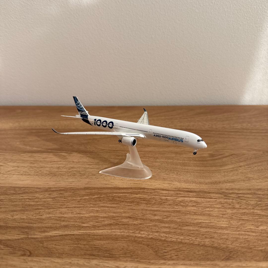 Herpa wings Airbus 1/500 A350-1000 スタンド付