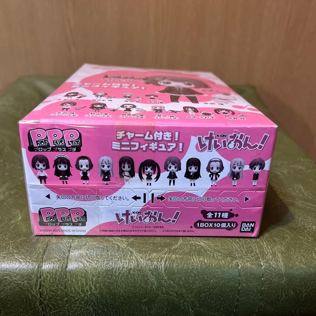 けいおん　プロッププラスプチ　チャーム付き　ミニフィギュア