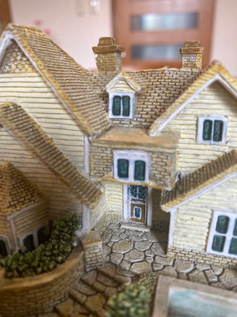 英国 G HOUSE ヴィンテージ ミニチュアハウス 置物 - メルカリ
