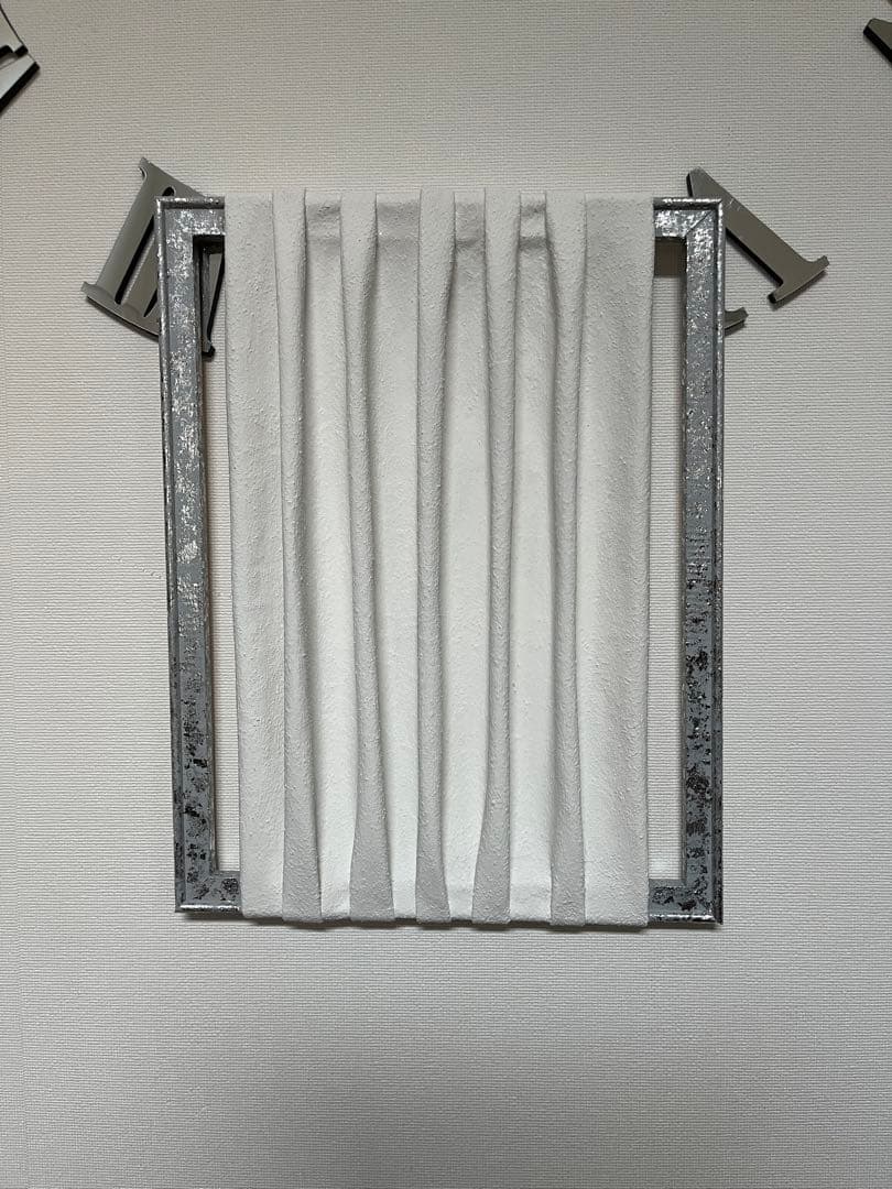 ホワイトプリーツデザインフレーム