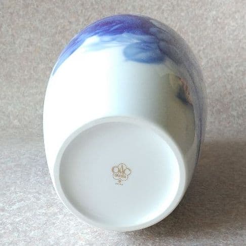 大倉陶園 ブルーローズ(8011)23cm花生 花瓶 皇室御用達 - メルカリ