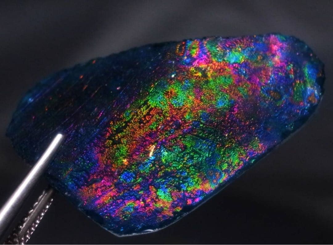 18.06ct 新品・2000年の時を超えた神秘・銀化が綺麗な天然ローマングラス