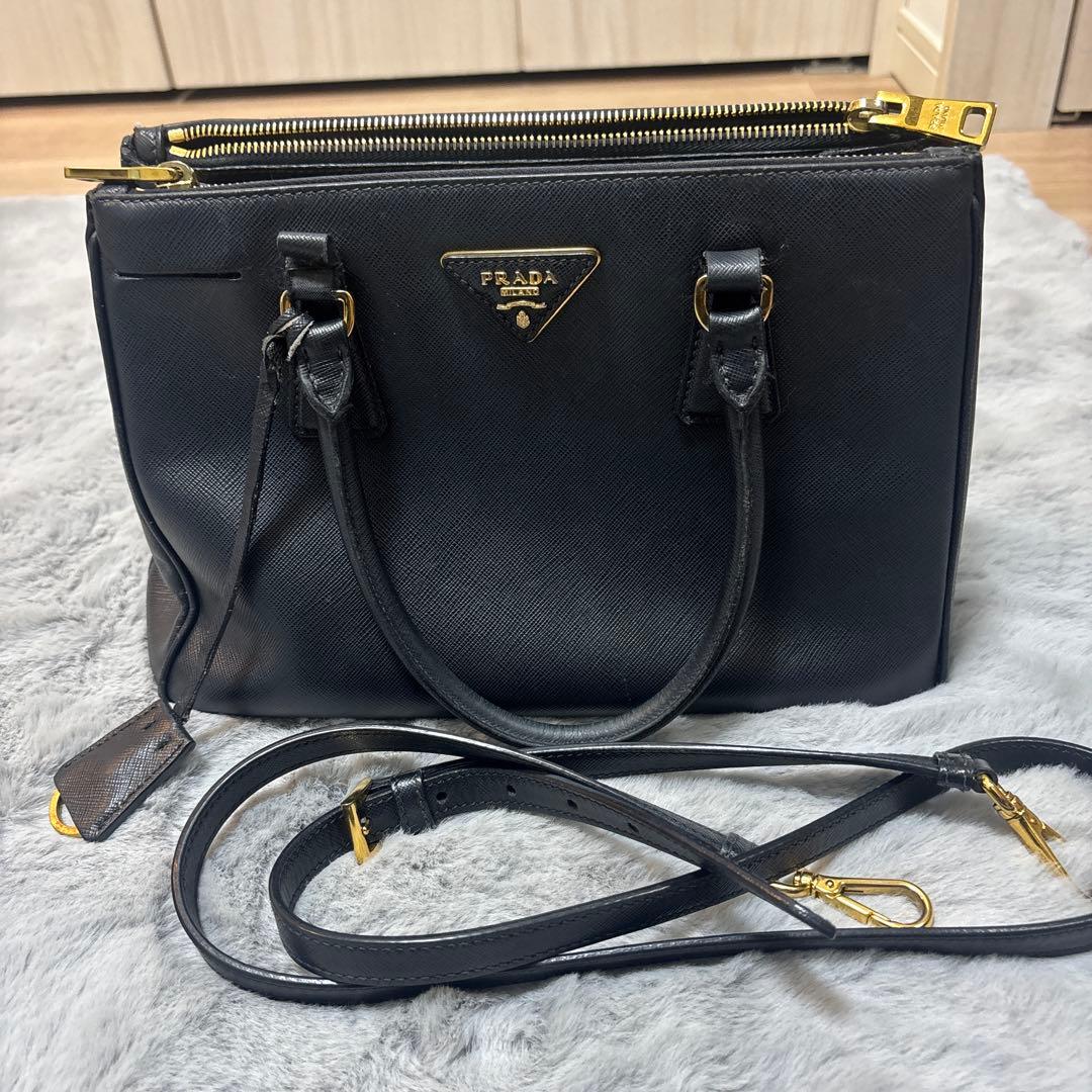 PRADA ガレリア　サフィアーノ　ブラック