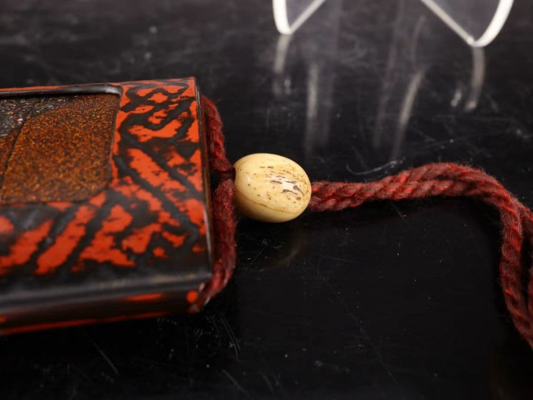 A48 【江戸時代】 漆芸印籠 2点 根付／時代のダメージあり ＃｛