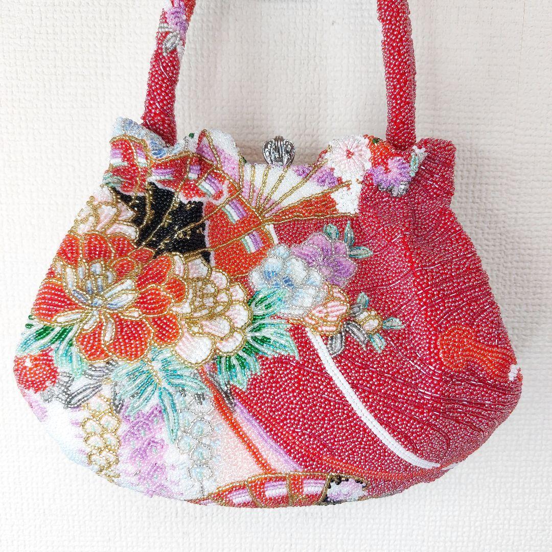 手刺本刺繍　和装　成人式　浴衣　ビーズ花柄バッグ　扇子