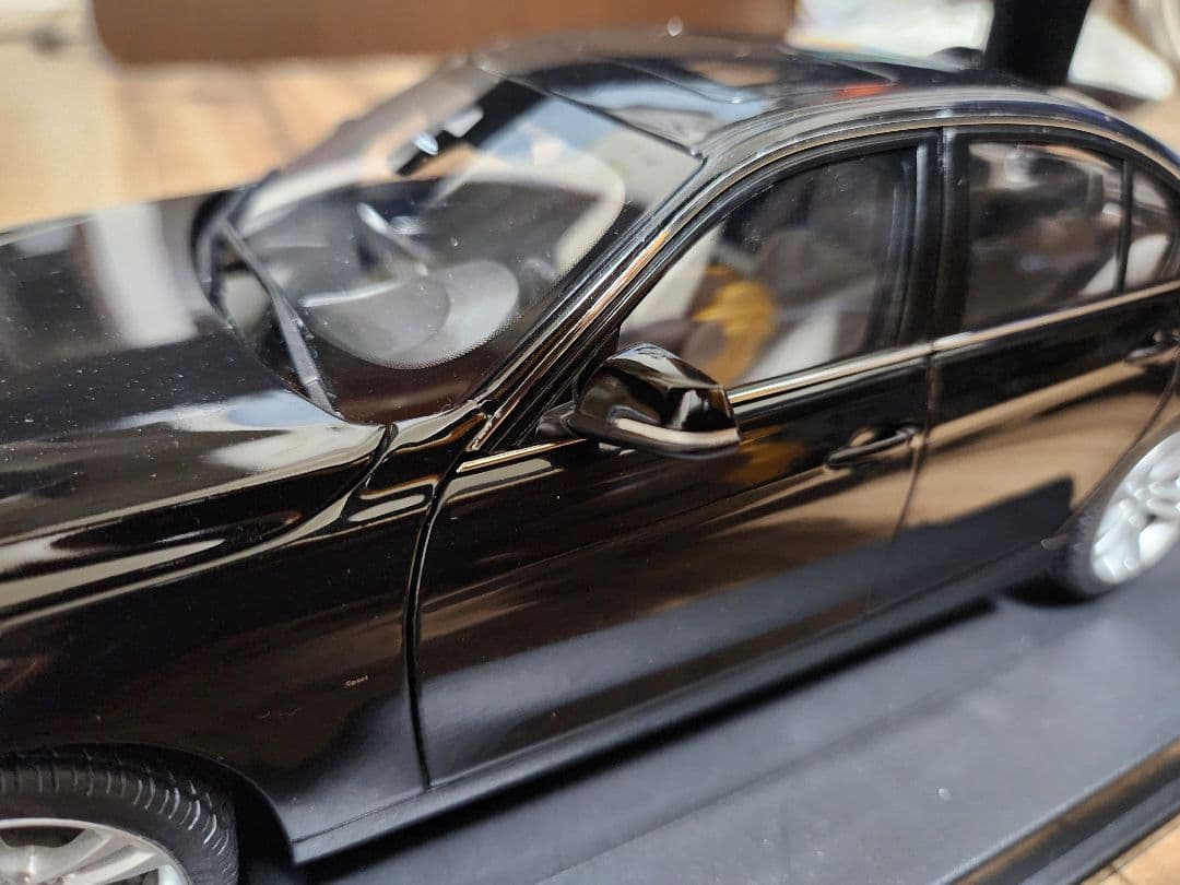 1/18 BMW 3シリーズ サファイア ブラック Sapphire Black