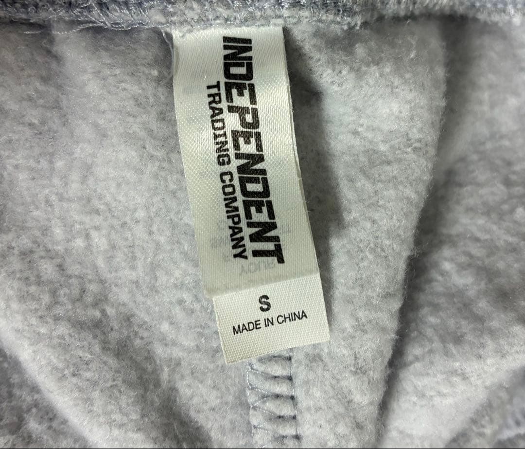 TWICE 4th WORLD TOUR Ⅲ in LA スウェット　１