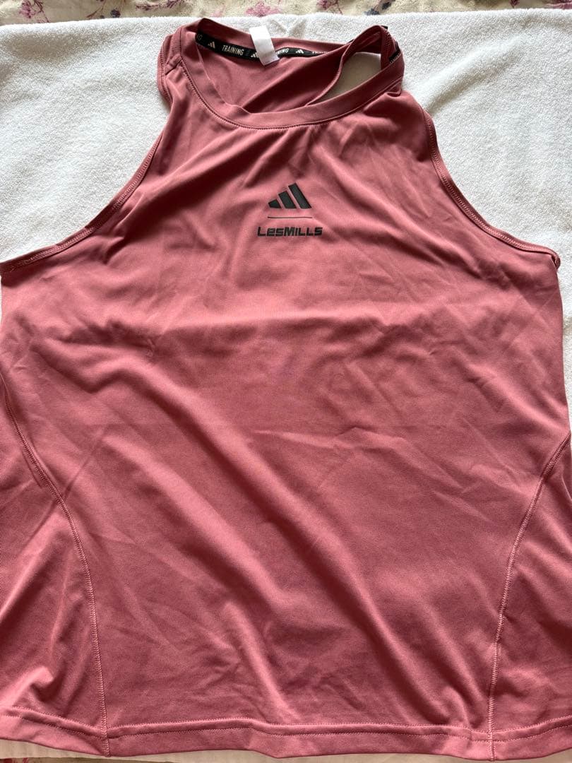 adidas Les Mills グラフィックタンクトップ 3色セット