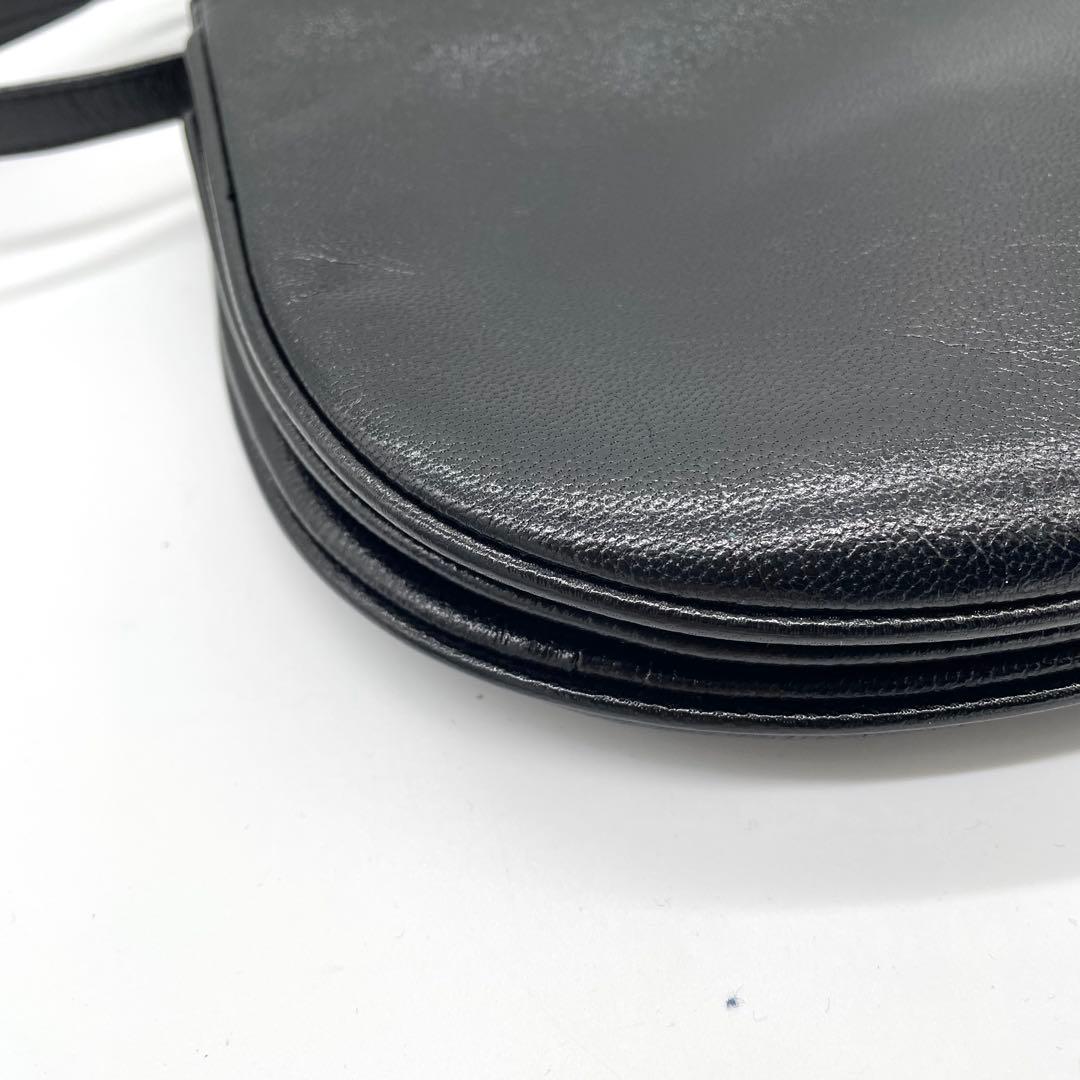 【極美品】イヴサンローラン　ショルダーバッグ　カサンドラロゴ　リザード　黒