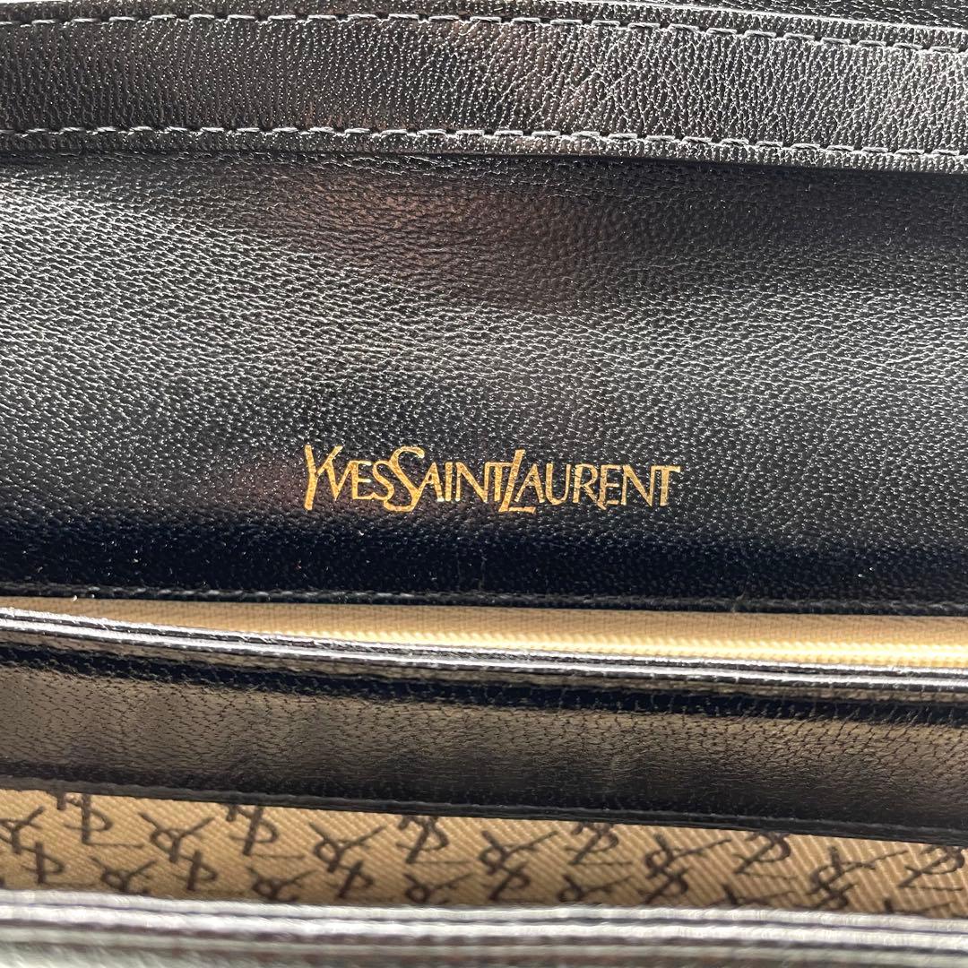 【極美品】イヴサンローラン　ショルダーバッグ　カサンドラロゴ　リザード　黒