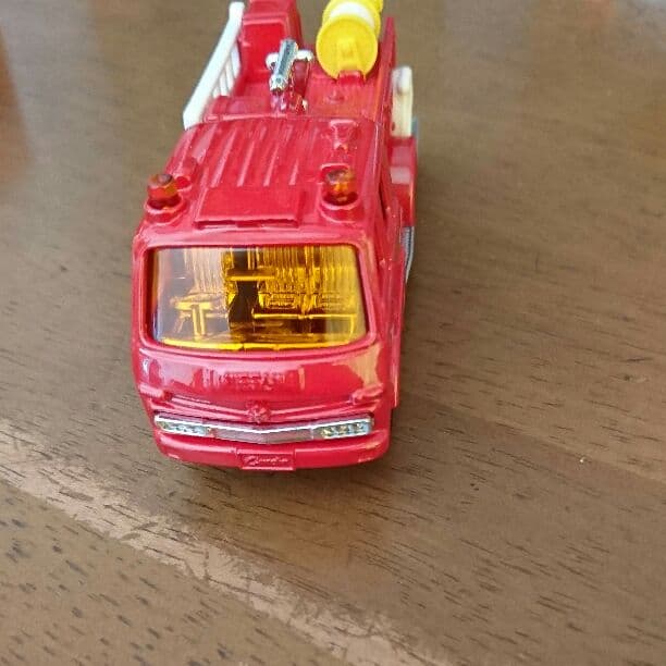 トミカダンディ005日産ディーゼルコンドル化学消防車