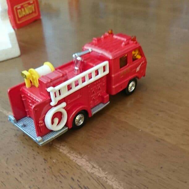 トミカダンディ005日産ディーゼルコンドル化学消防車