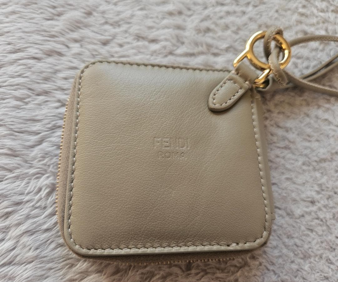 FENDI フェンディ FFキューブ ケース ストラップ付