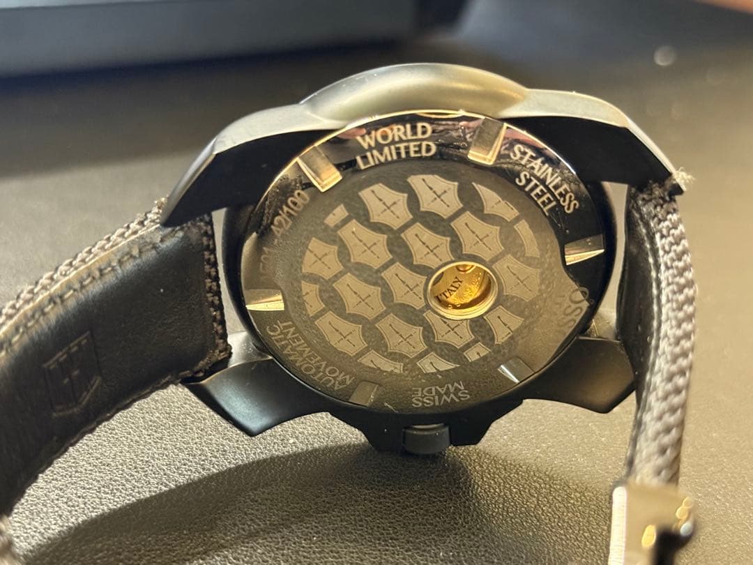 【世界限定100本／42番】OSSO ITALY 自動巻き 腕時計 レッド文字盤