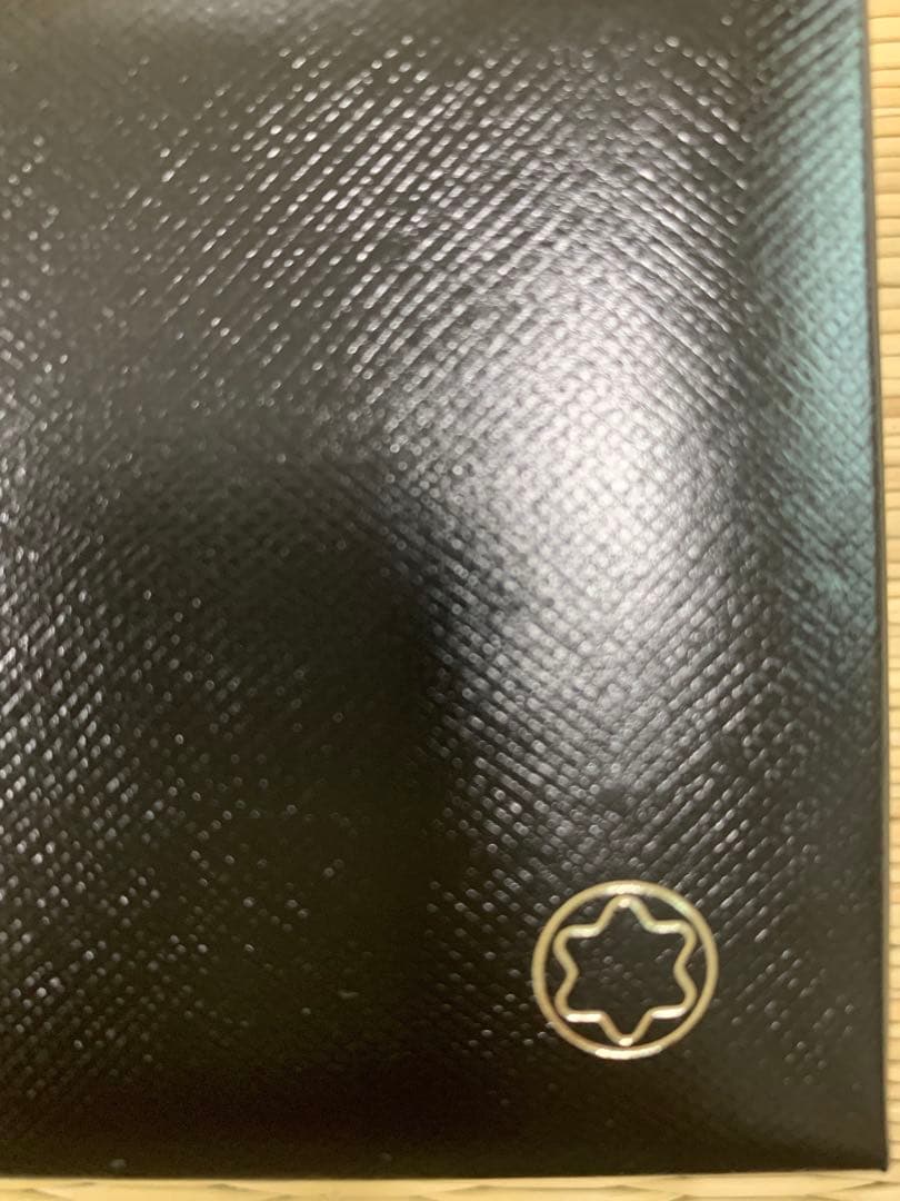 モンブランMONTBLANC 釣りビジョンログ入りボールペン Pix - Montblanc® JP