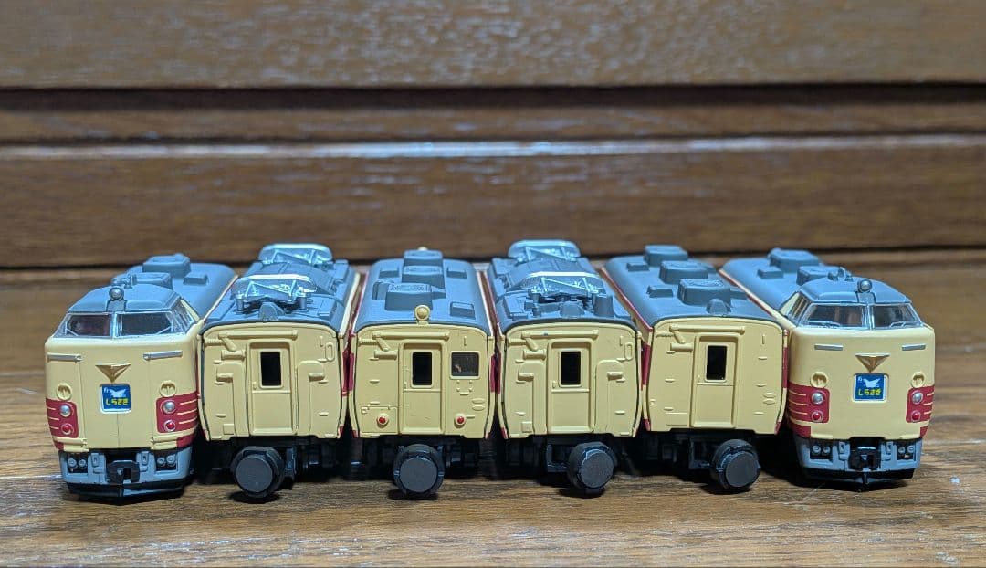 Bトレイン『特急車両5両+6両 動力ユニット3、走行台車6両』