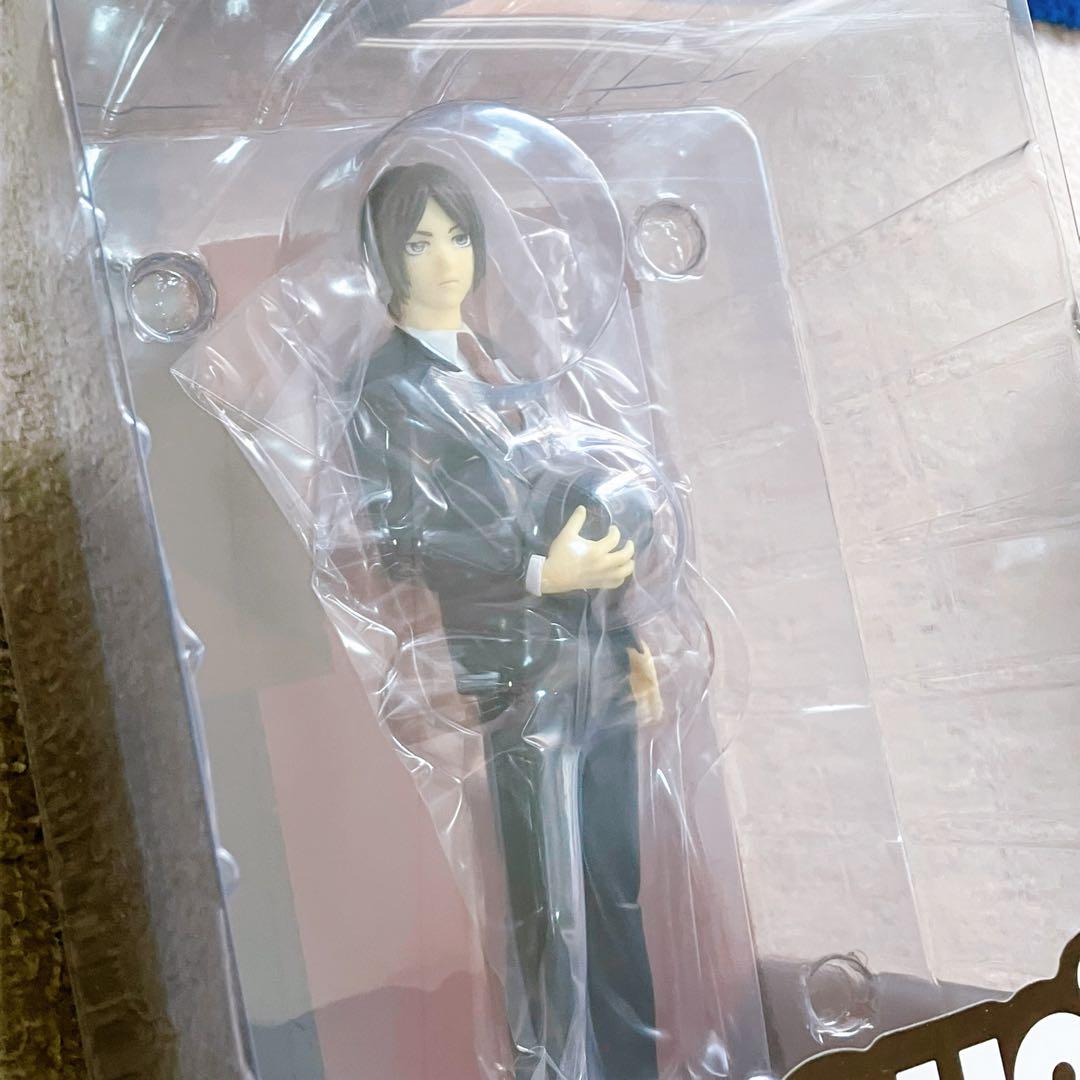 進撃の巨人　エレン　リヴァイ　フィギュア　pop up parade スーツ
