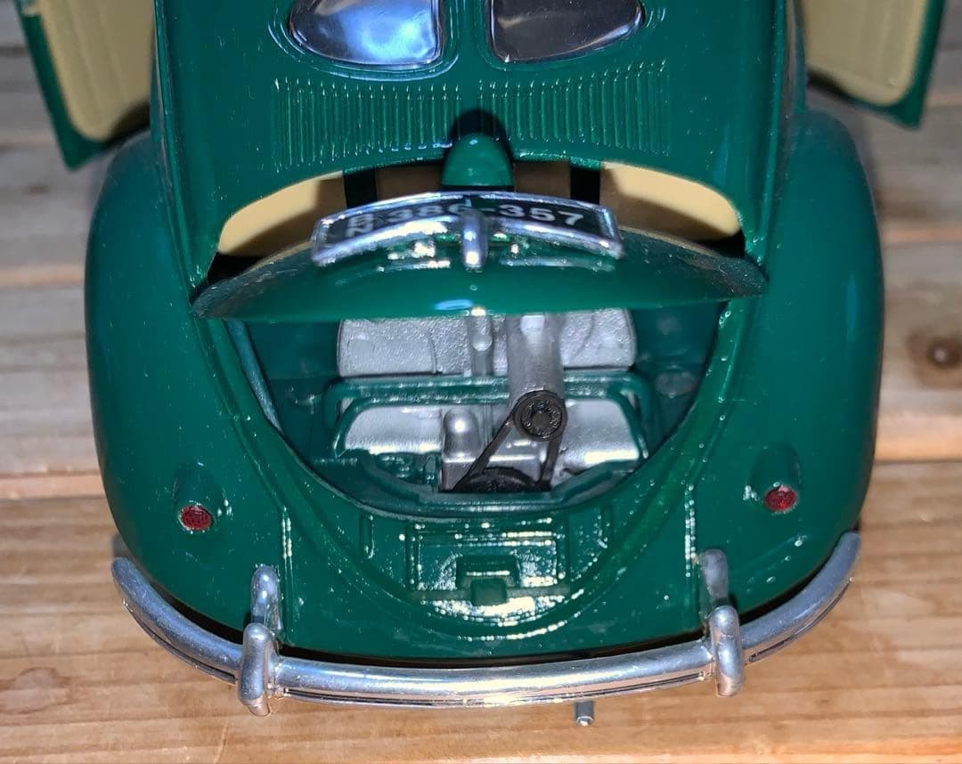 ミニカー　1/18　VW　フォルクスワーゲン　ビートル　1951　グリーン