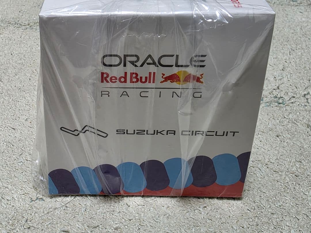 角田裕毅　2025年日本GP ミニヘルメット　モデルカーセット