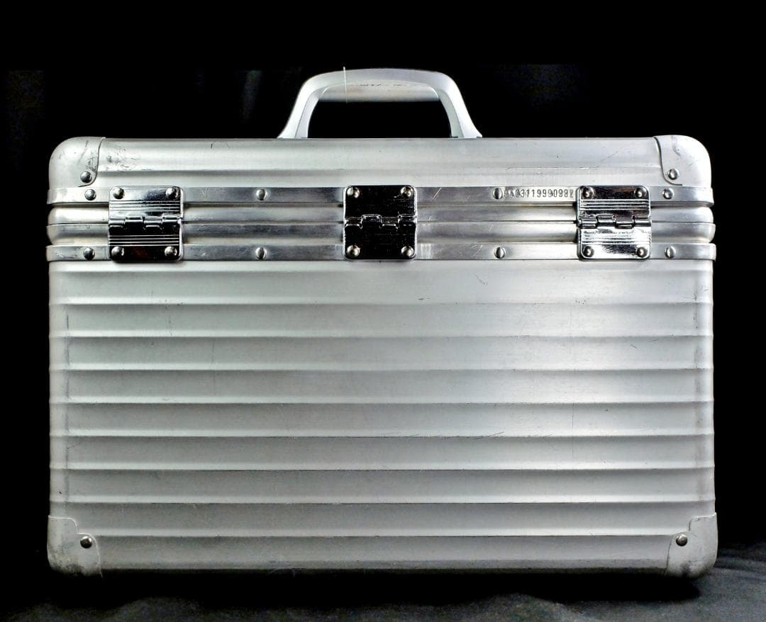 リモワ 940.31『Lufthansa』アルミTSA パイロットケース 29L