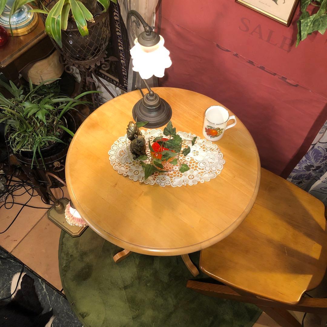 70’s ヴィンテージ スピンドルレッグ　コンパクト　ラウンドテーブル