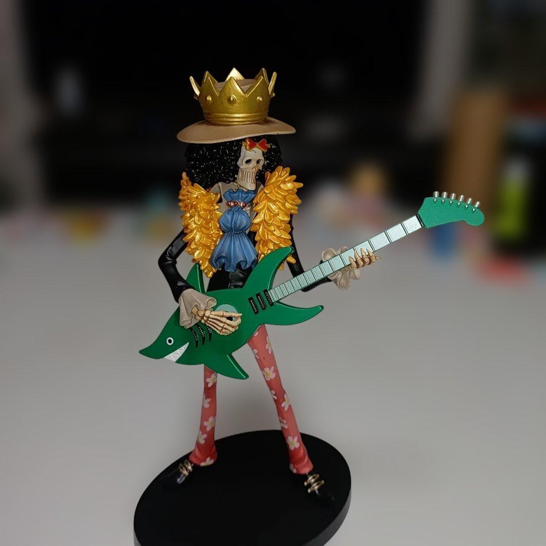 ワンピース ブルック フィギュア ギター付き - メルカリ