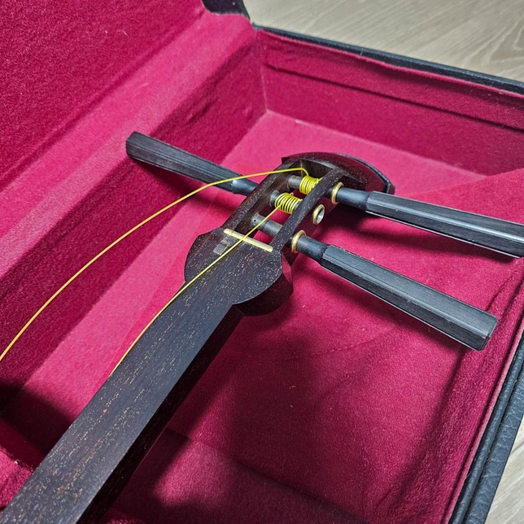 三味線 中棹 犬皮 紫檀 丸打胴 東サワリ 金細 ハードケース付 楽器・機材