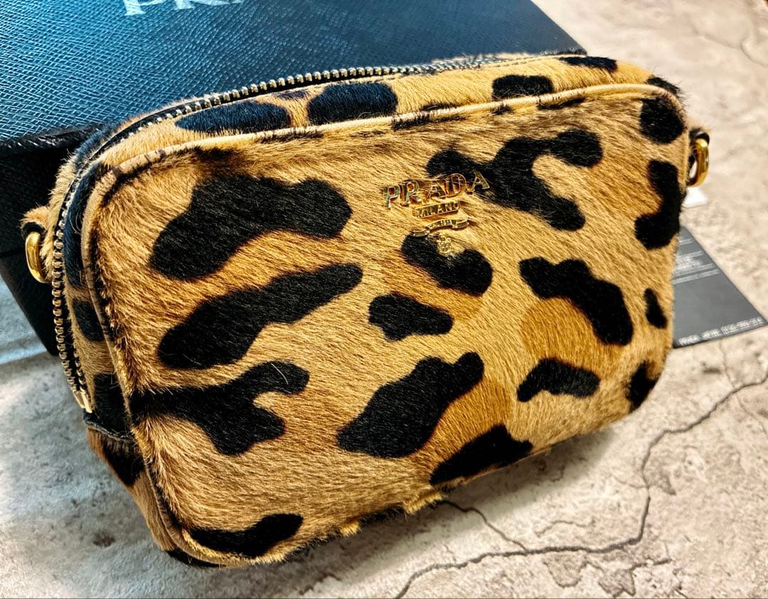 PRADA ヒョウ柄ショルダーバッグ