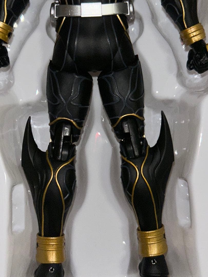 S.H.Figuarts 真骨彫製法 仮面ライダークウガ アルティメットフォーム